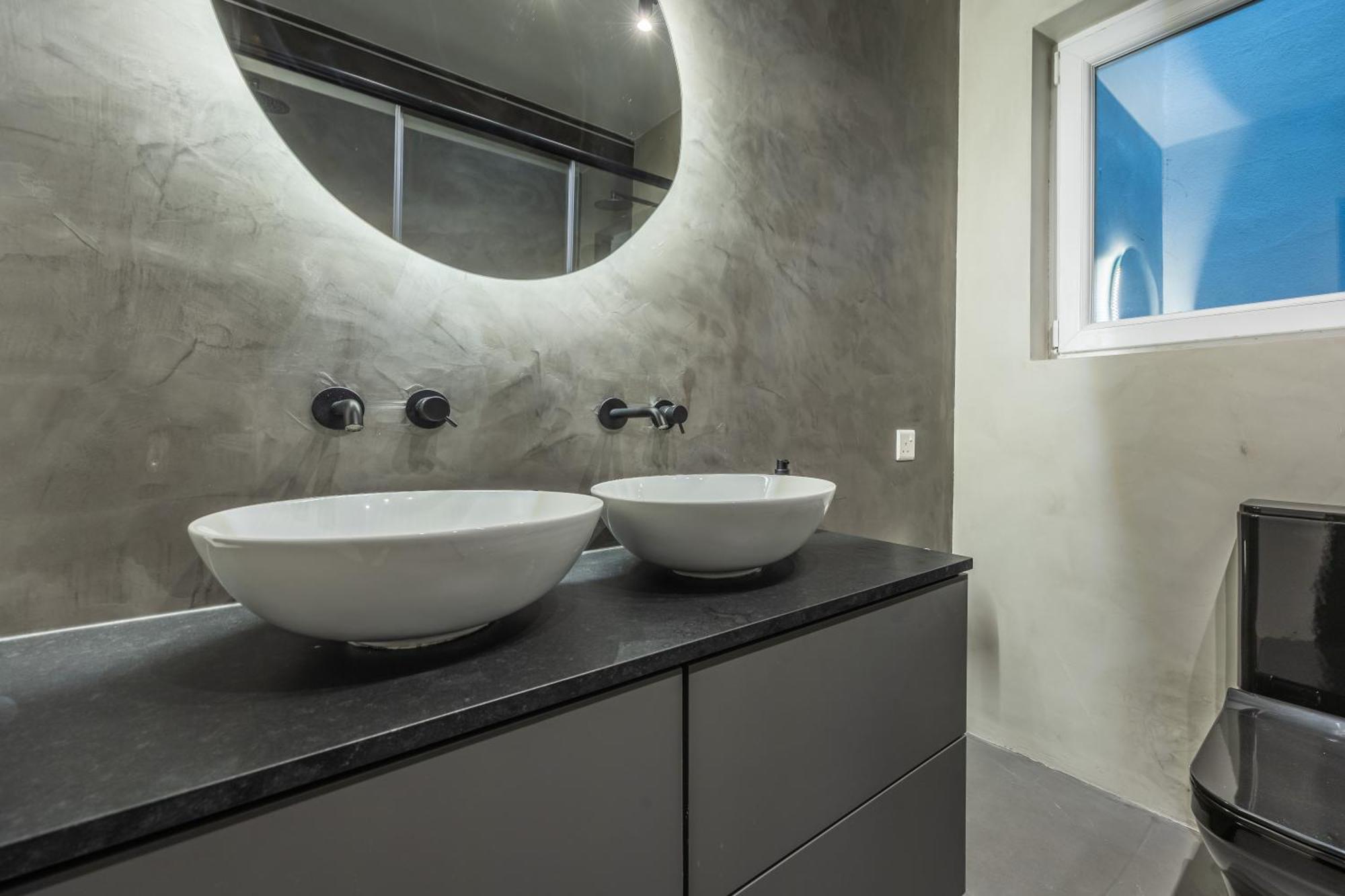 Loftnoir Spacious & Very Close To Seafront *